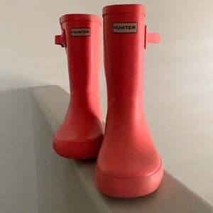 Salmon pink Hunter rain boots